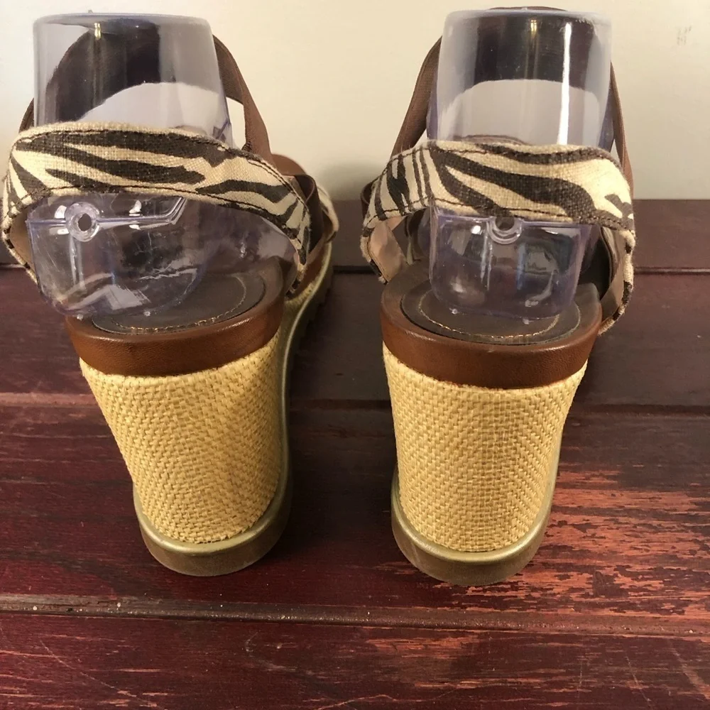 Lucca Lane Delaney Wedge Heel Sandals Brown and Tan Size 11